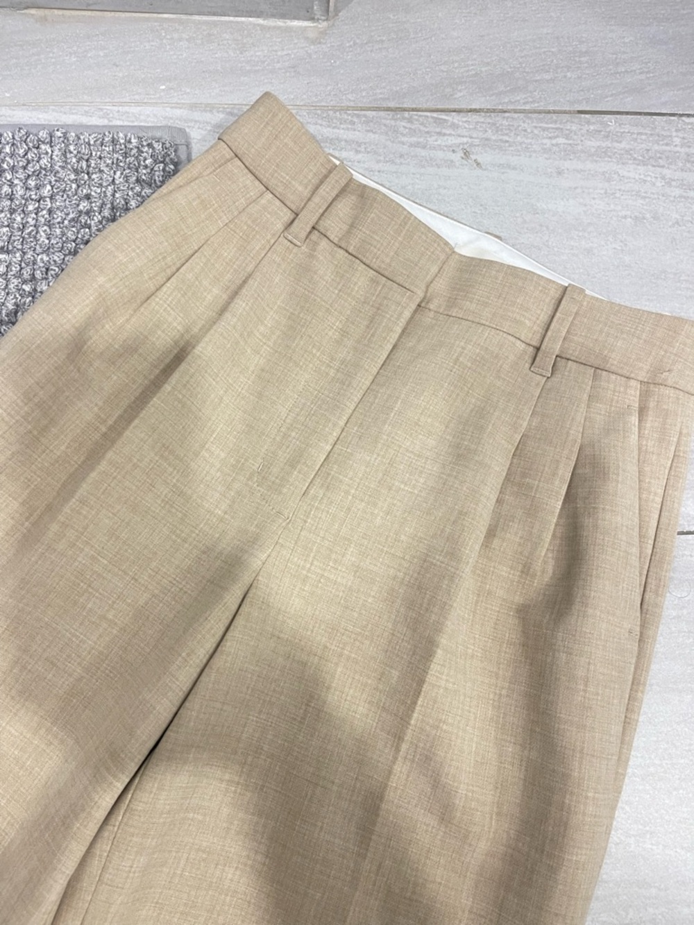 Wilfred effortless pants beige cream tone size 2 inseam 32” tall trousers - Picture 3 of 9